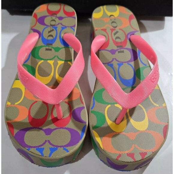 New Coach Rainbow Pride Signature Logo LYNN Flip Flops Sandals Size 8 B NEW - Picture 1 of 3